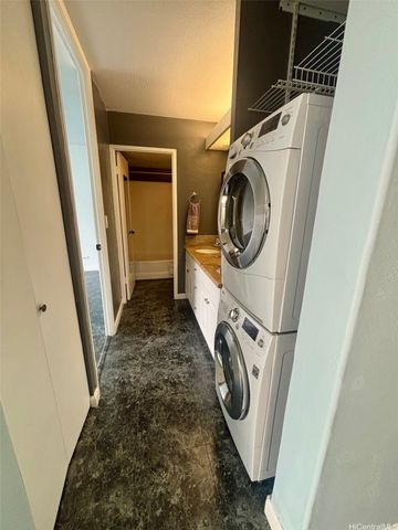 98-500 Koauka Loop 14E, Aiea, HI 96701