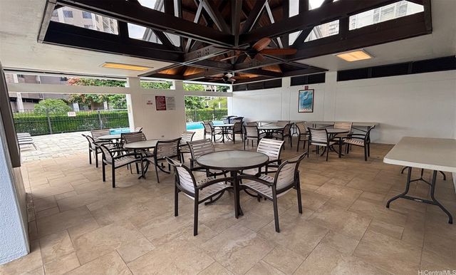 98-500 Koauka Loop 14E, Aiea, HI 96701