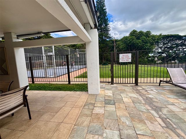 98-500 Koauka Loop 14E, Aiea, HI 96701