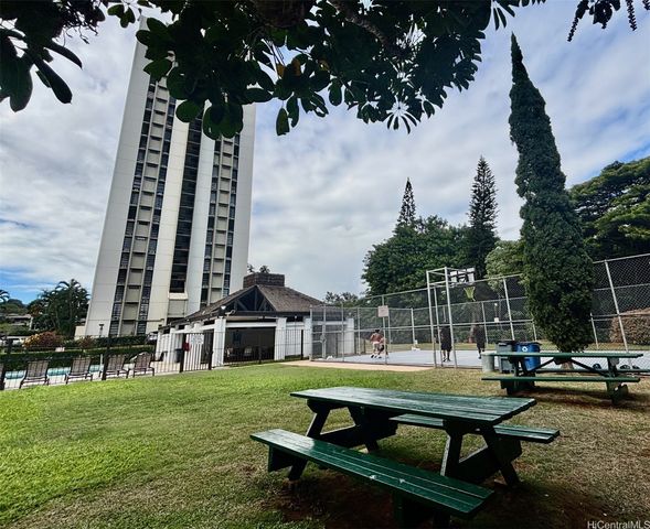 98-500 Koauka Loop 14E, Aiea, HI 96701