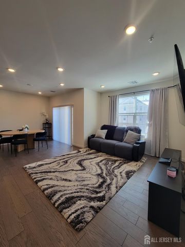 231 Lorhan Drive, Piscataway, NJ 08854