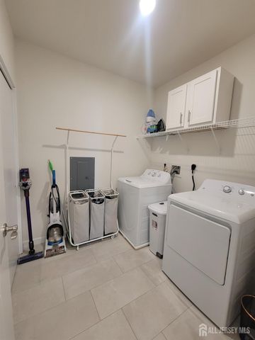 231 Lorhan Drive, Piscataway, NJ 08854