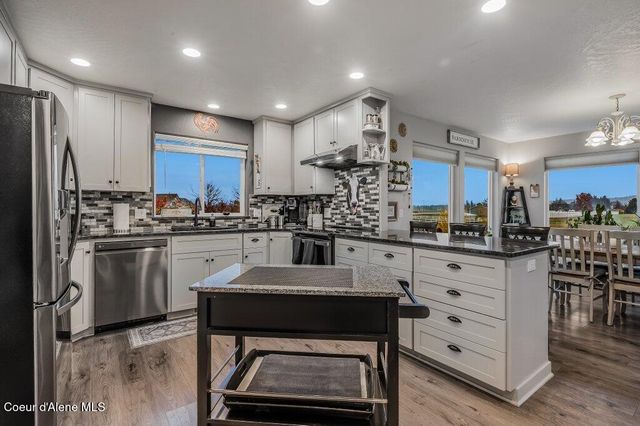 7082 E POLELINE AVE, Post Falls, ID 83854