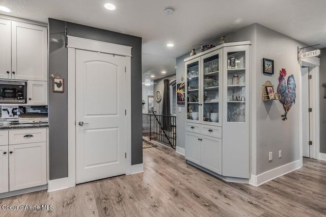 7082 E POLELINE AVE, Post Falls, ID 83854