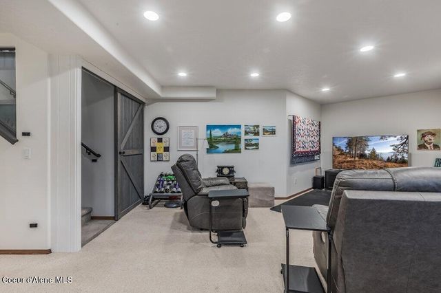 7082 E POLELINE AVE, Post Falls, ID 83854