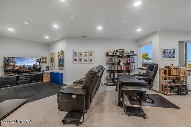 7082 E POLELINE AVE, Post Falls, ID 83854