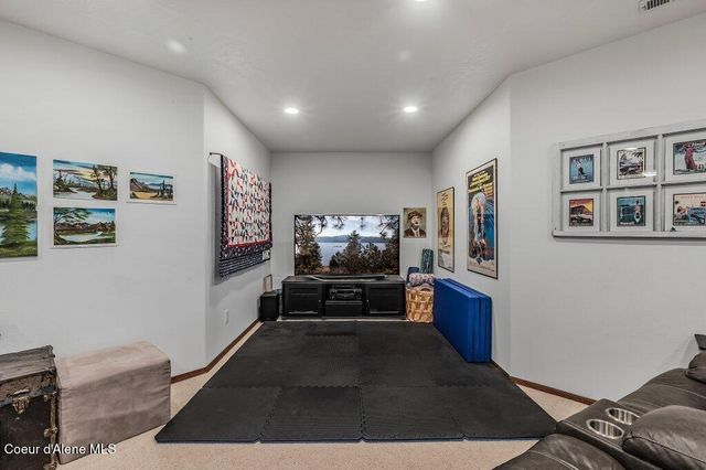 7082 E POLELINE AVE, Post Falls, ID 83854