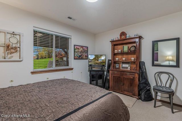 7082 E POLELINE AVE, Post Falls, ID 83854