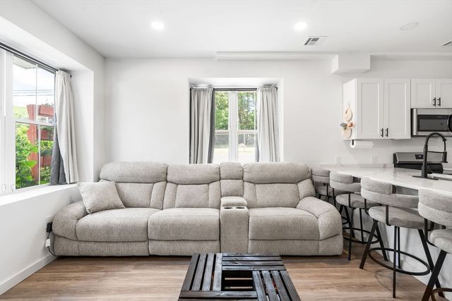 50 Frankfort St 15, Fitchburg, MA 01420