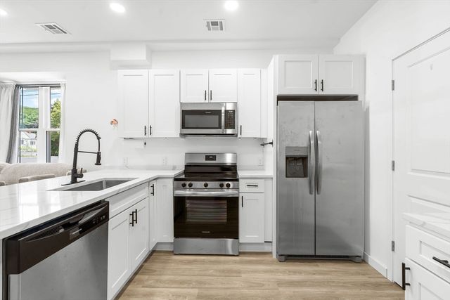 50 Frankfort St 15, Fitchburg, MA 01420