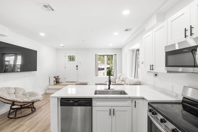 50 Frankfort St 15, Fitchburg, MA 01420