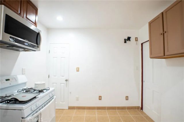 12821 Osborne, Pacoima, CA 91331