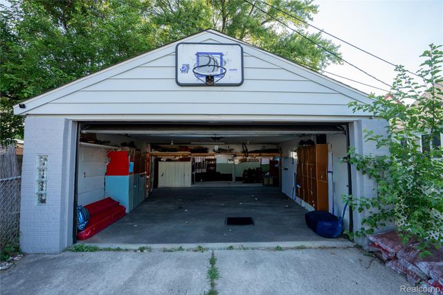 21501 Carlysle Street, Dearborn, MI 48124