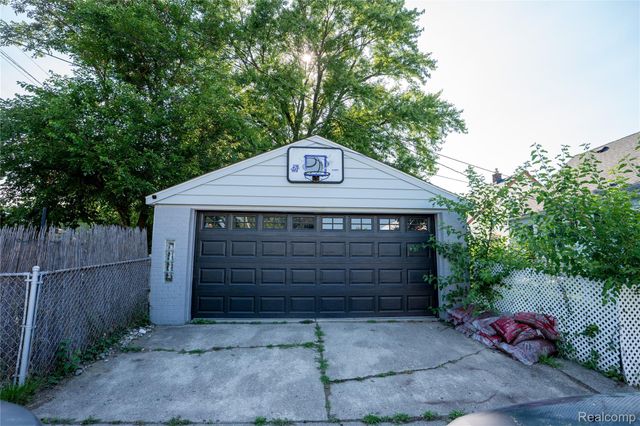 21501 Carlysle Street, Dearborn, MI 48124
