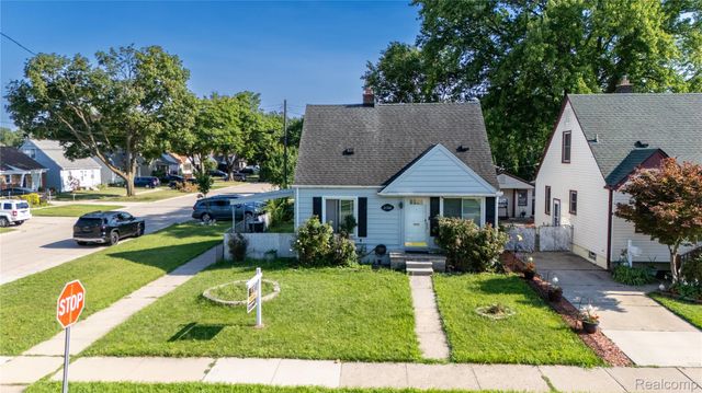 21501 Carlysle Street, Dearborn, MI 48124
