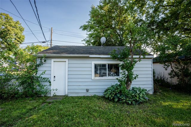 21501 Carlysle Street, Dearborn, MI 48124