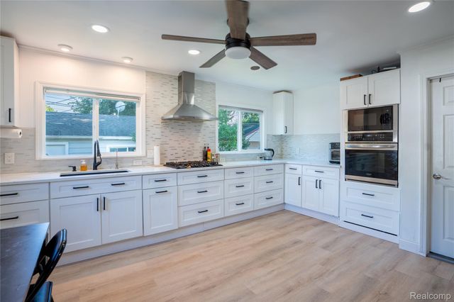 21501 Carlysle Street, Dearborn, MI 48124