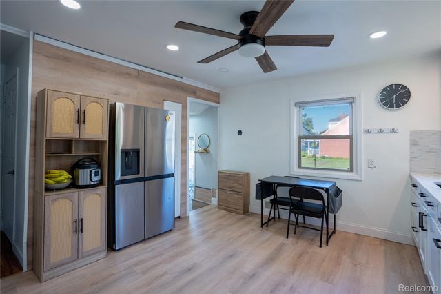 21501 Carlysle Street, Dearborn, MI 48124