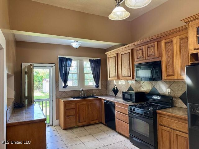 104 Columbia Street, Hattiesburg, MS 39401