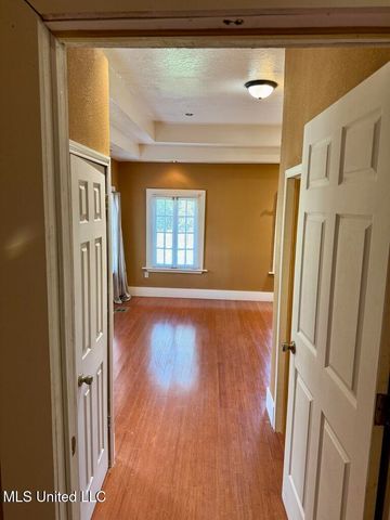 104 Columbia Street, Hattiesburg, MS 39401