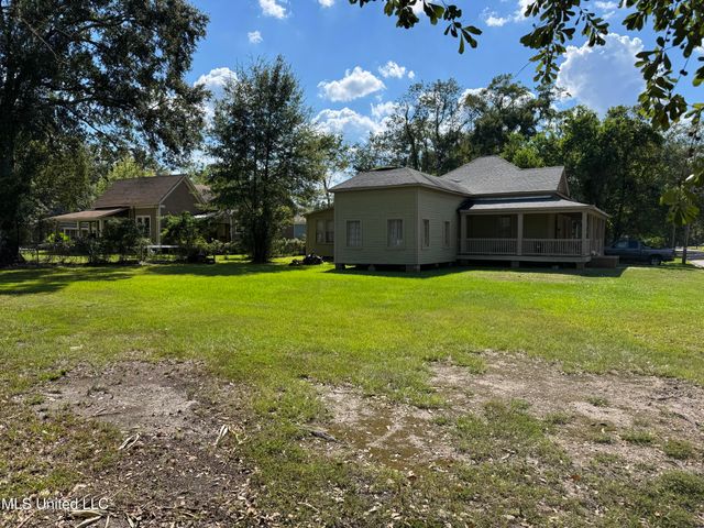 104 Columbia Street, Hattiesburg, MS 39401