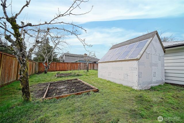 12320 Edgewood Ave SW, Lakewood, WA 98498