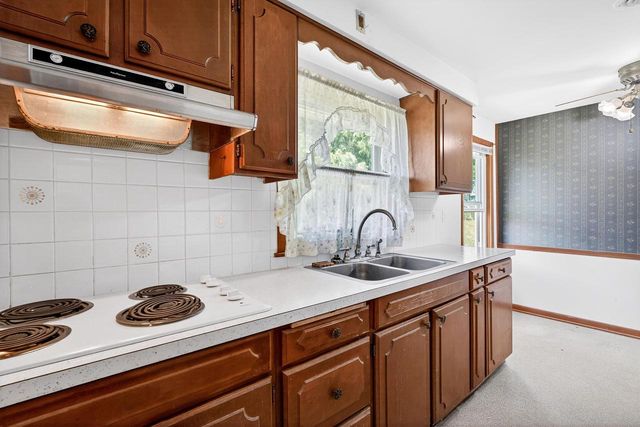 736 CHRISTIANSON Avenue, Madison, WI 53714