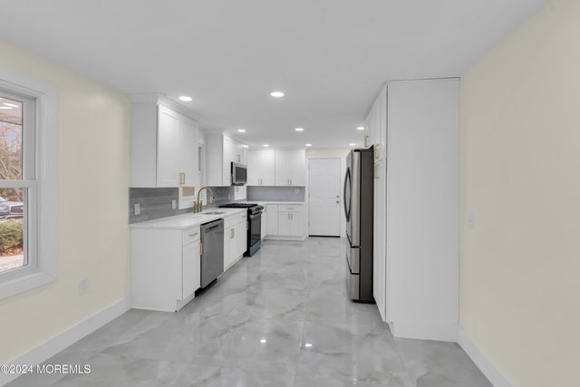 11 Afton Road, Jackson, NJ 08527