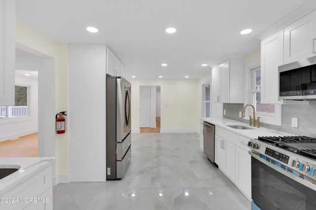 11 Afton Road, Jackson, NJ 08527