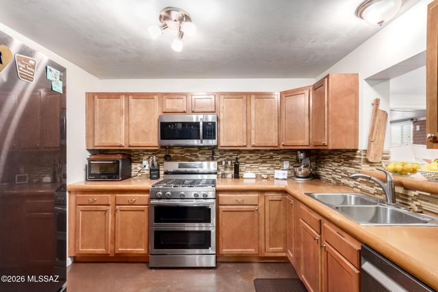 2214 N Richey Boulevard, Tucson, AZ 85716