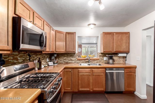 2214 N Richey Boulevard, Tucson, AZ 85716