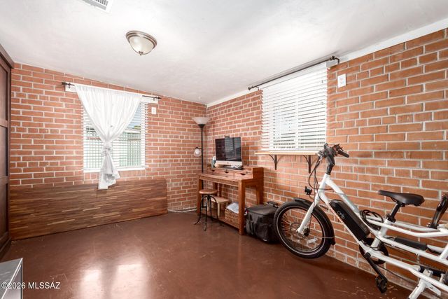 2214 N Richey Boulevard, Tucson, AZ 85716