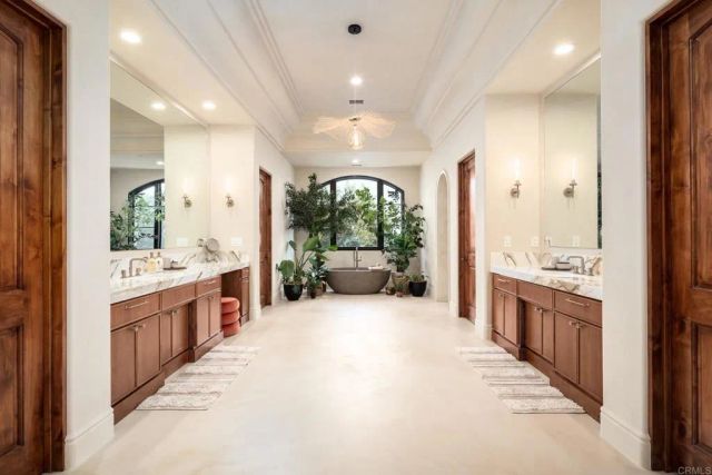 18000 Sunset Point Rd, Poway, CA 92064