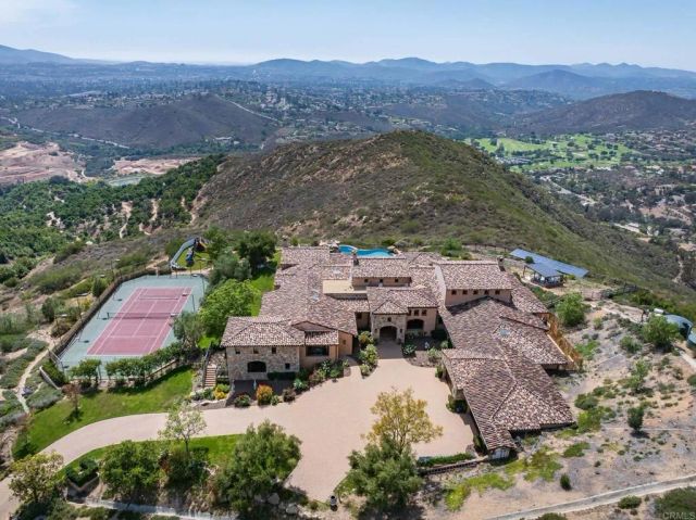 18000 Sunset Point Rd, Poway, CA 92064