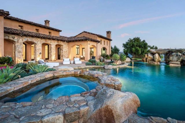 18000 Sunset Point Rd, Poway, CA 92064