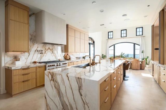 18000 Sunset Point Rd, Poway, CA 92064