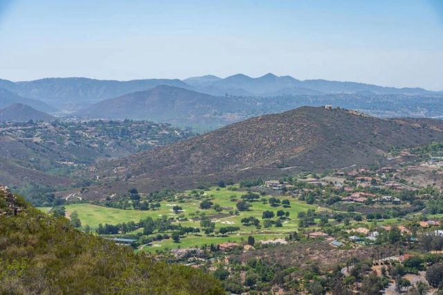 18000 Sunset Point Rd, Poway, CA 92064