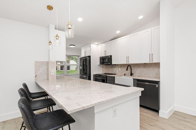 2737 Zorno Way, Delray Beach, FL 33445