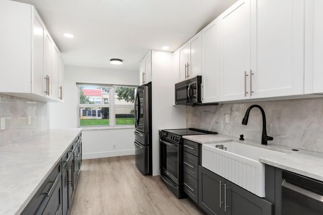 2737 Zorno Way, Delray Beach, FL 33445