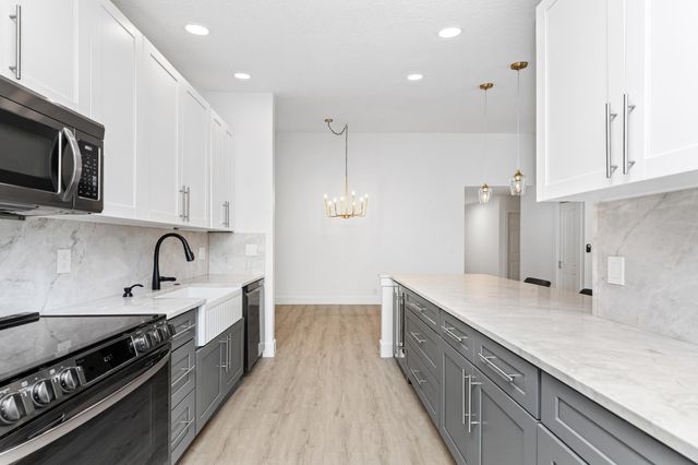 2737 Zorno Way, Delray Beach, FL 33445