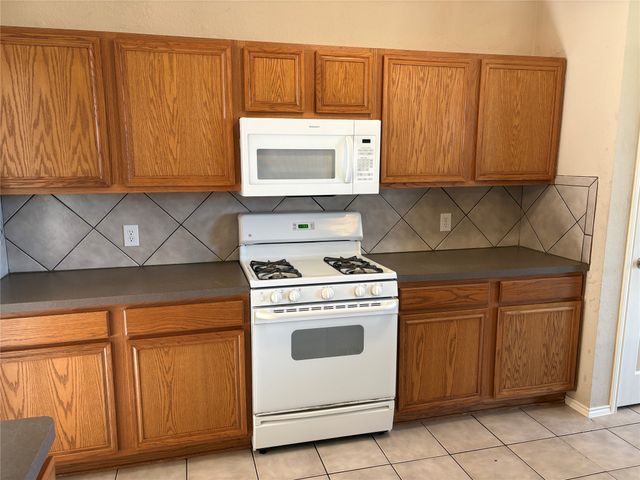 10701 Ambling Trail, Fort Worth, TX 76108