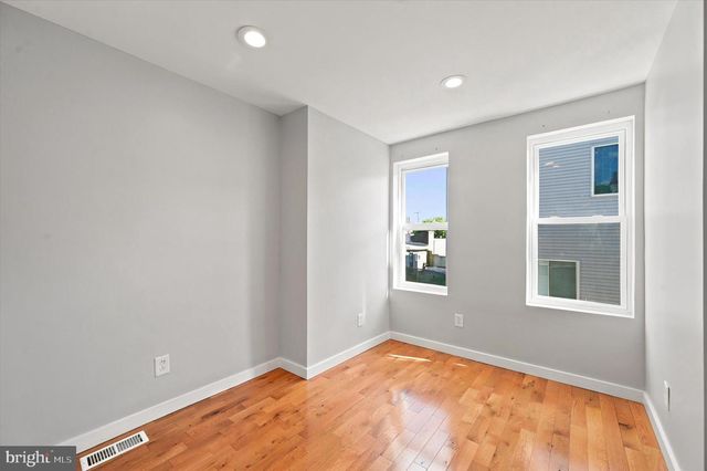 1006 W DAKOTA ST, Philadelphia, PA 19133