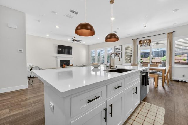 4157 Creek Bank Ct, Rocklin, CA 95765