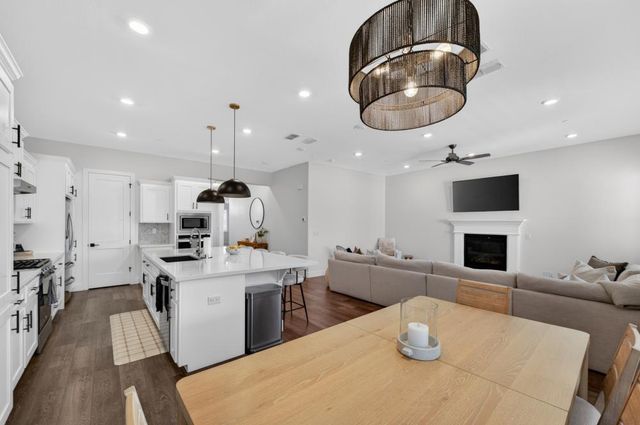 4157 Creek Bank Ct, Rocklin, CA 95765