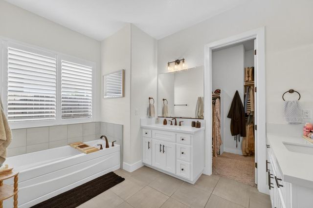 4157 Creek Bank Ct, Rocklin, CA 95765