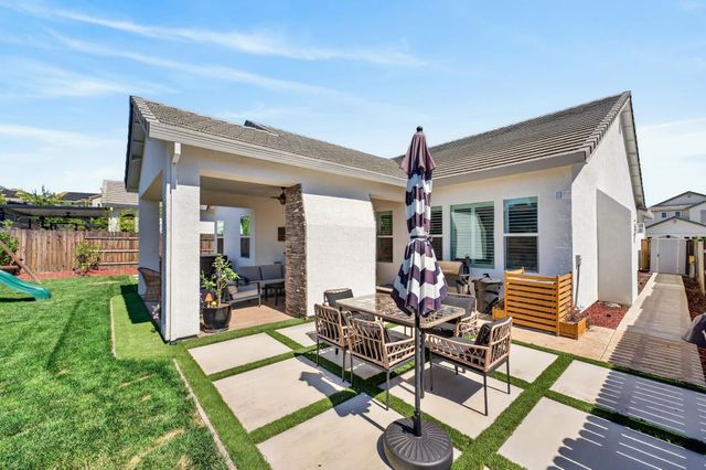 4157 Creek Bank Ct, Rocklin, CA 95765