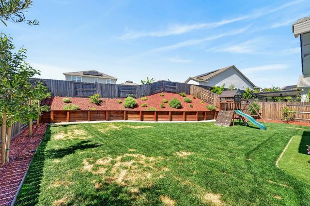 4157 Creek Bank Ct, Rocklin, CA 95765