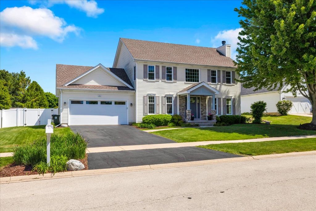 Image 1 of property listing at 1252 Walsh Drive, Yorkville, IL 60560