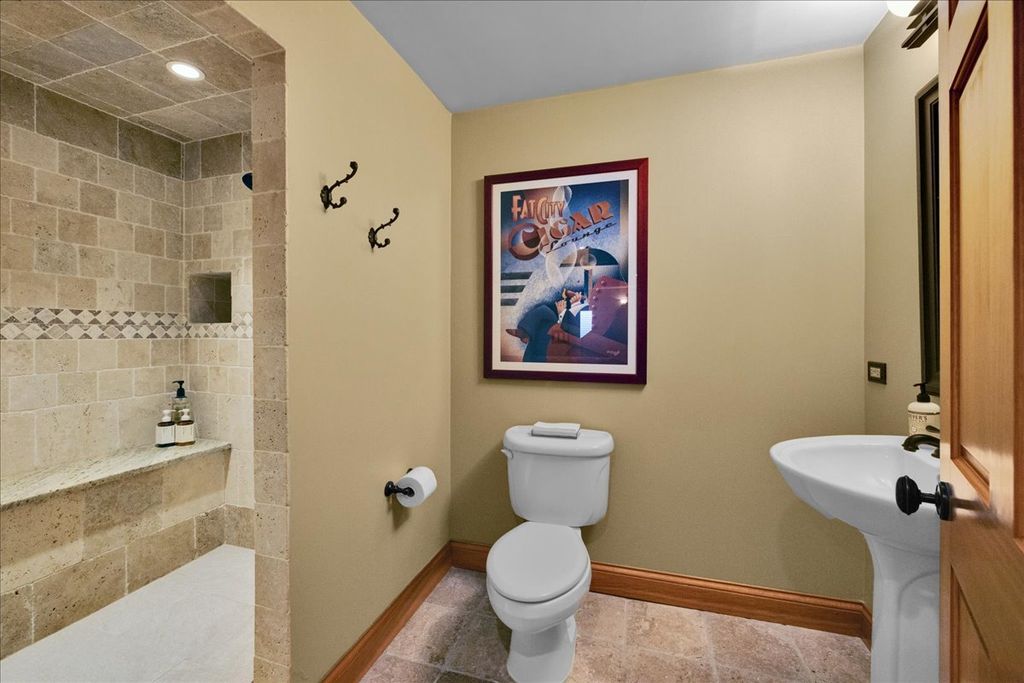 Image 33 of property listing at 1252 Walsh Drive, Yorkville, IL 60560