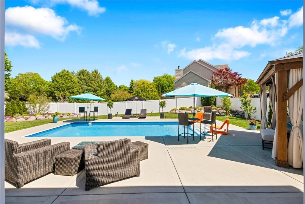 Image 34 of property listing at 1252 Walsh Drive, Yorkville, IL 60560